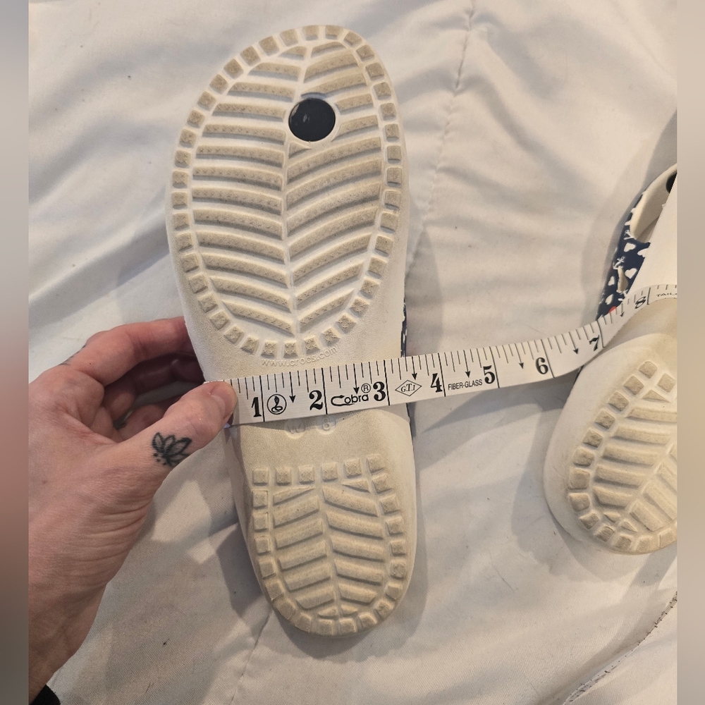Crocs Womens Kadee II Flip Flops White Anchor Print Size 8 - Picture 10 of 10